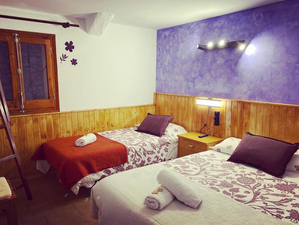 Hostal La Cuineta De Cal Triuet Gosol Exterior photo