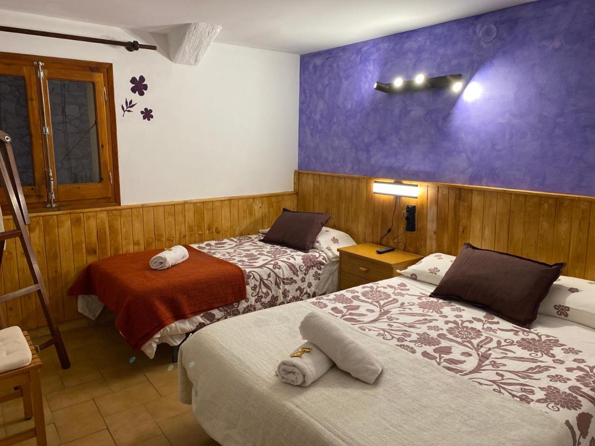 Hostal La Cuineta De Cal Triuet Gosol Exterior photo